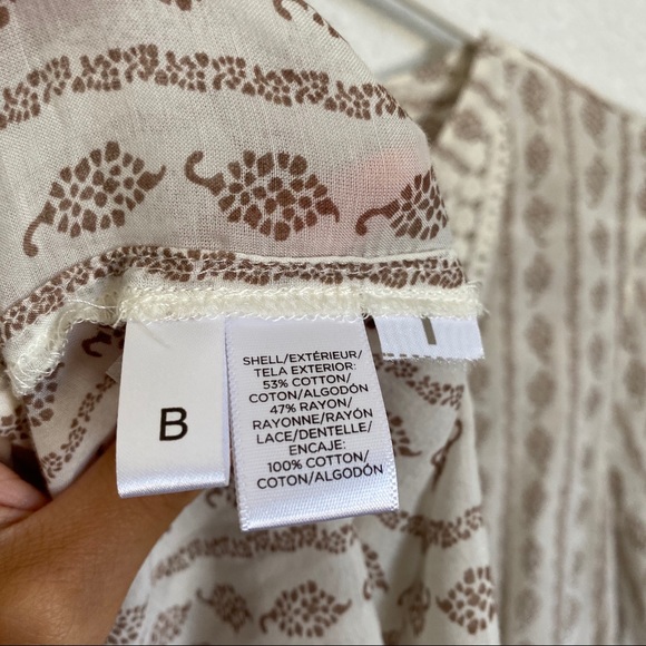 Cute Loft blouse! - Picture 6 of 8